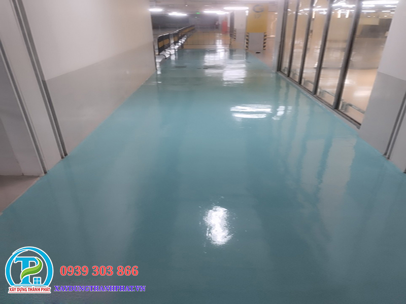 THI CÔNG SƠN PU TỰ SAN PHẲNG HCM – GIẢI PHÁP BỌC MÀNG NỀN CHỊU LỰC, KHÁNG HÓA CHẤT, CHỐNG SỐC NHIỆT 8 thi công sơn PU tự san phẳng HCM