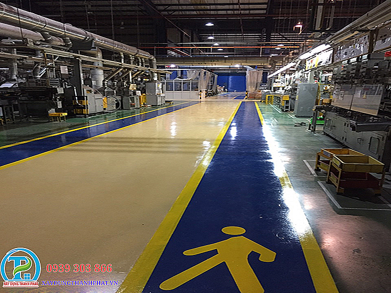 Thi công sơn sàn epoxy tự san phẳng