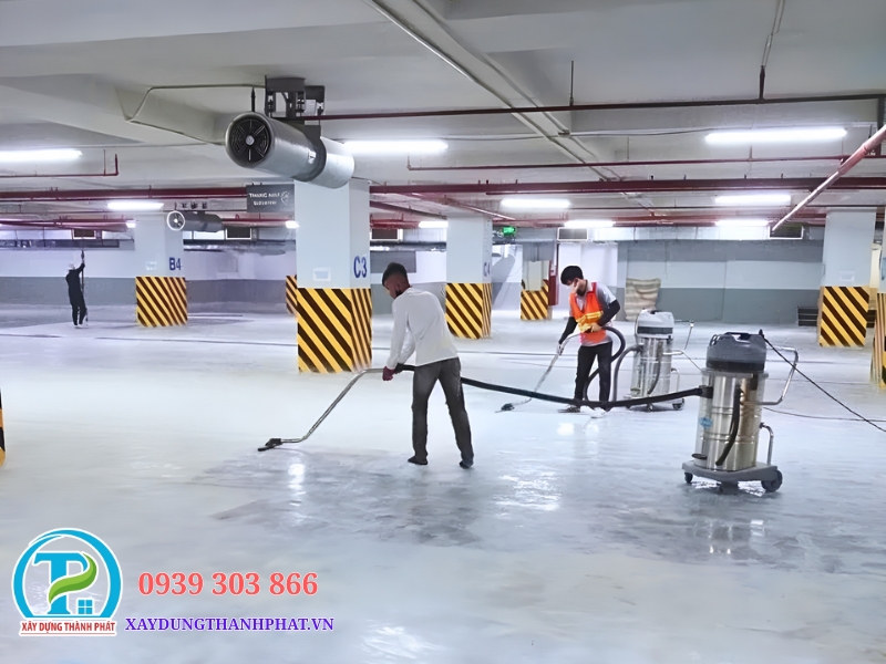 THI CÔNG SƠN SÀN NHÀ XƯỞNG EPOXY: QUY TRÌNH MÀI TẠO NHÁM ĐẠT ĐỘ BÁM DÍNH CHÂN MÀNG 3 LỚP 8 Thi công sơn sàn nhà xưởng epoxy chuẩn kỹ thuật quốc tế
