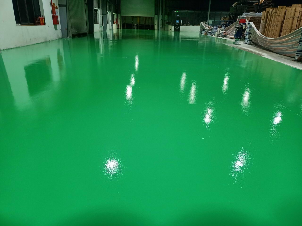 Thi Công Sơn Epoxy Tự San Phẳng